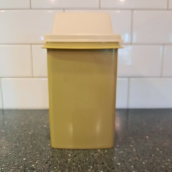 Vintage Tupperware 1330-4: Avocado Green Pick-A-Deli Lifter Pickle Keeper - Picture 2 of 7